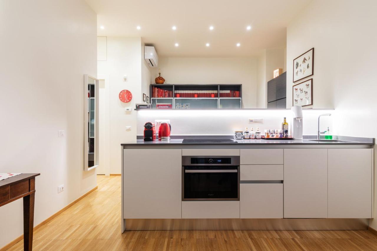 La Casa Colorata - Flats In Milan - Bocconi Daire Dış mekan fotoğraf