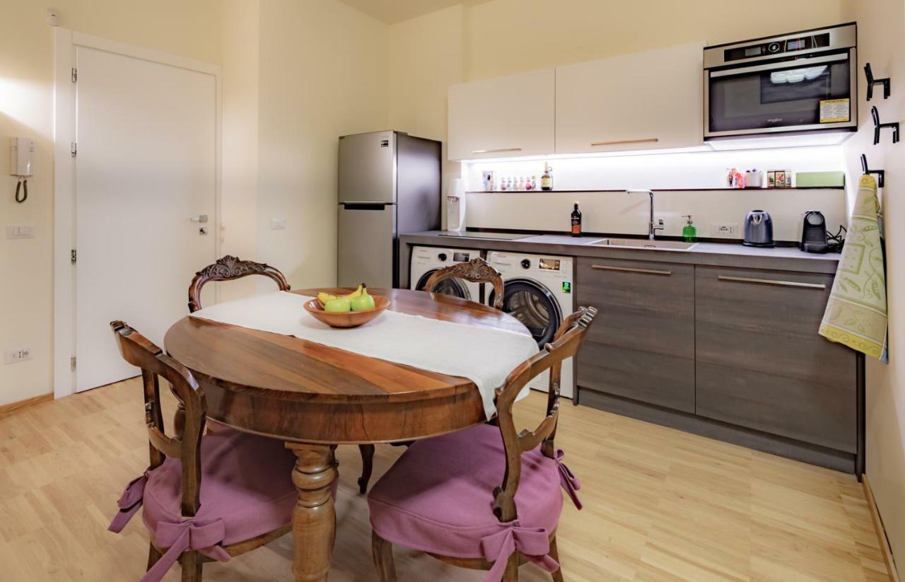 La Casa Colorata - Flats In Milan - Bocconi Daire Dış mekan fotoğraf