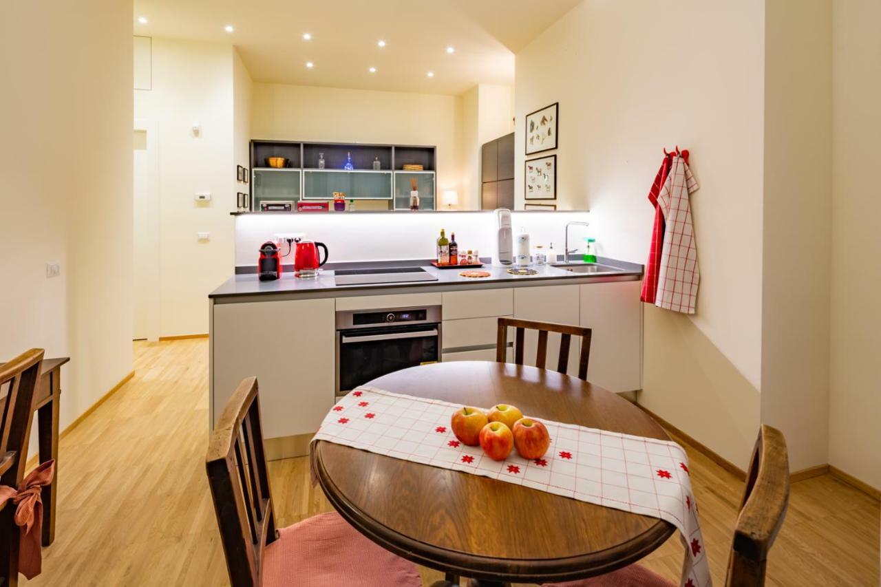 La Casa Colorata - Flats In Milan - Bocconi Daire Dış mekan fotoğraf